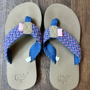 Girls Vineyard Vine flip flops
